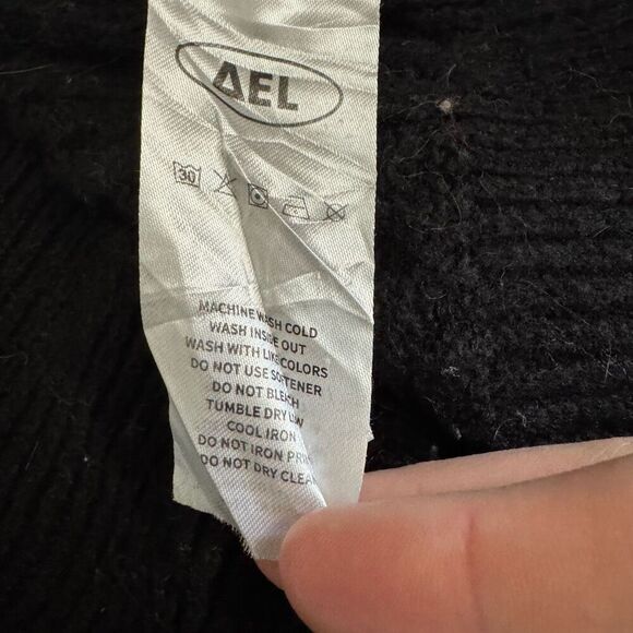 Aelfric Eden Men’s Black Chunky Knit Sweater Size Medium 100% Polyester - Picture 8 of 10